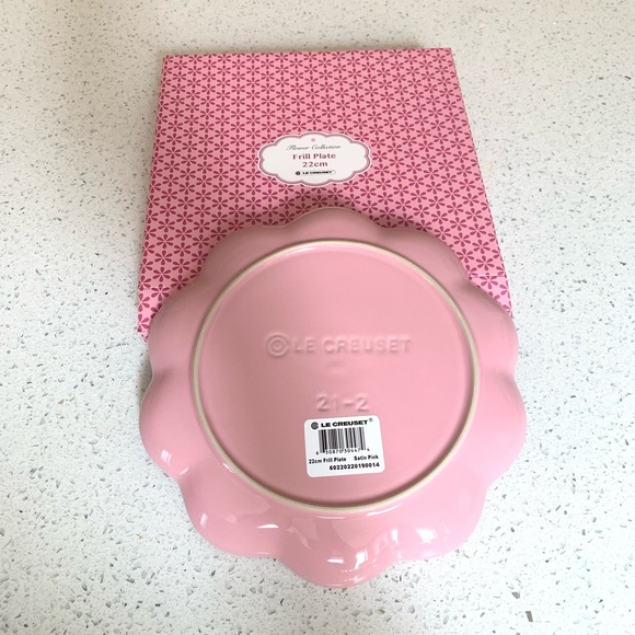 Le Creuset Flower Plate - Picture 3 of 5
